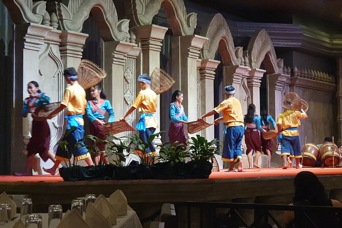 Siem Reap Apsara Dinner show & Hotel Pick up - The buffet: Khmer flavors and familiar choices