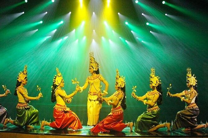 Siem Reap Apsara Dinner show & Hotel Pick up - The evening begins with a tuk-tuk ride