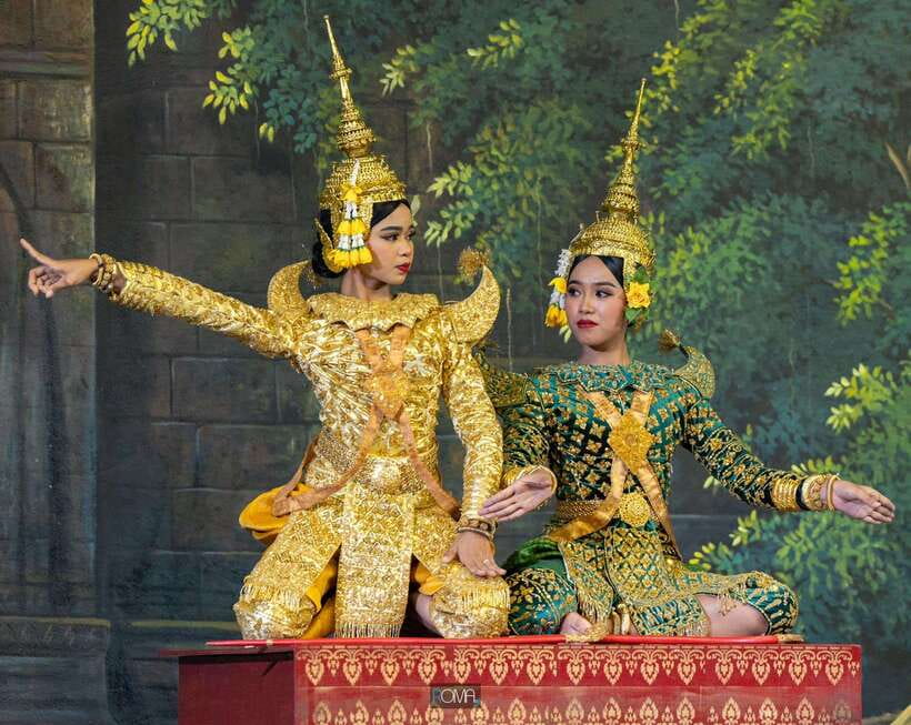 Siem Reap: Apsara Show Including Dinner & Hotel Pickup - Who will enjoy this most