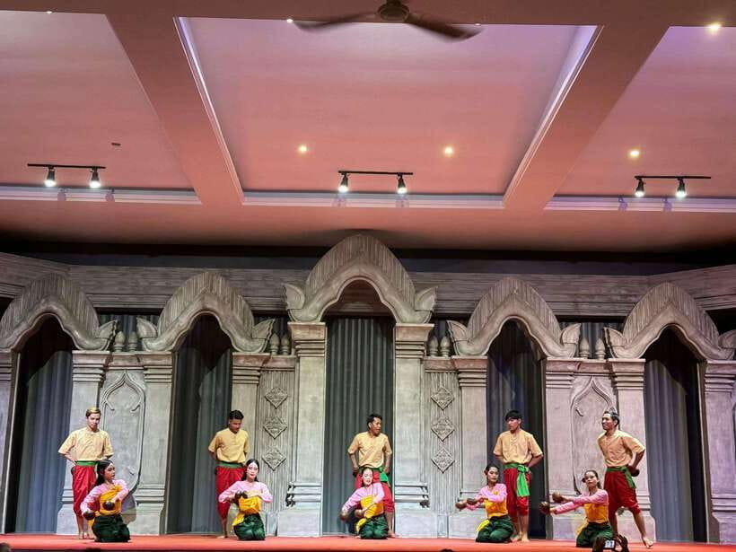 Siem Reap: Apsara Show Including Dinner & Hotel Pickup - What the 2.5-hour evening looks like