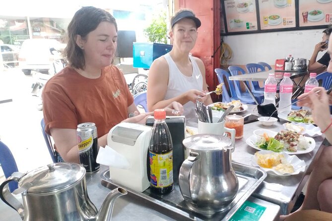 Siem Reap Authentic Breakfast and Market Tour - What the guide and small group add