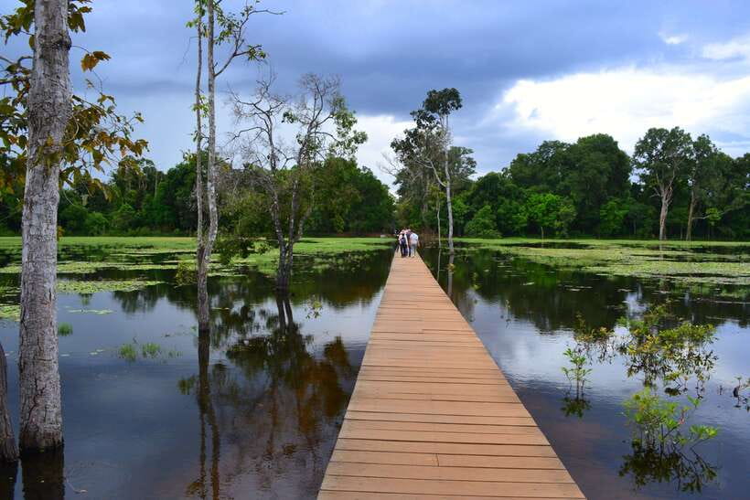 Siem Reap: Banteay Srei and Grand Circuit Heritage Tour - Neak Pean and the pleasure of an unusual setting