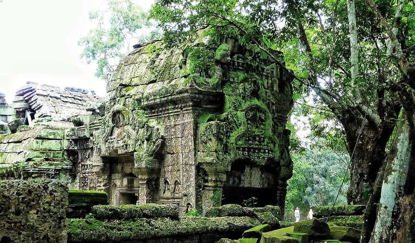 Siem Reap: Banteay Srei and Grand Circuit Heritage Tour - What the guides add to the stone
