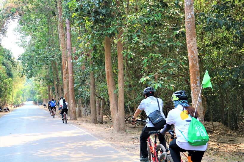 Siem Reap: Bike Rental - Angkor Wat by bike, with room to set your own pace
