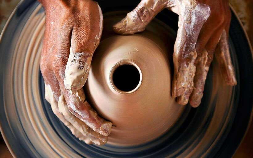 Siem Reap: Cambodian Pottery Class - Watching the demonstration before touching the clay