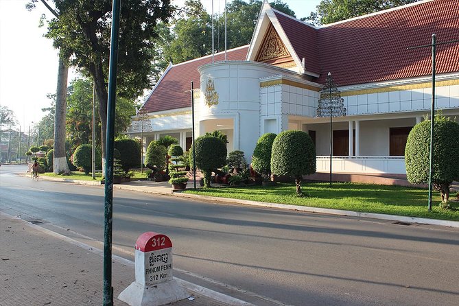 Siem Reap City Tour - Artisans Angkor and the return of local crafts