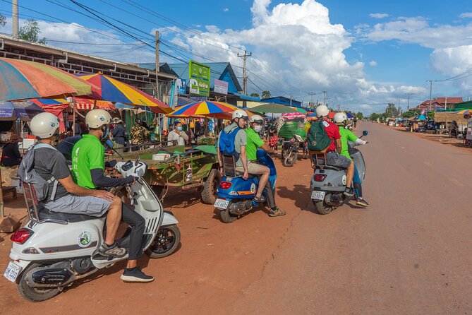 Siem Reap Countryside Sunset Vespa Tour / Tuk Tuk Available - Who should choose the Vespa, tuk tuk, or car