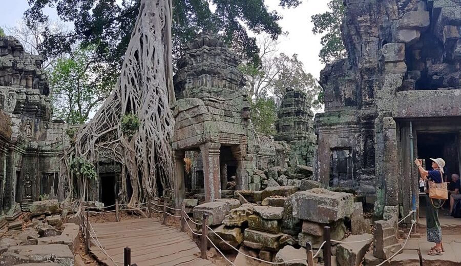 Siem Reap - Discover Angkor Wat by Jeep - Lunch near East Baray lake