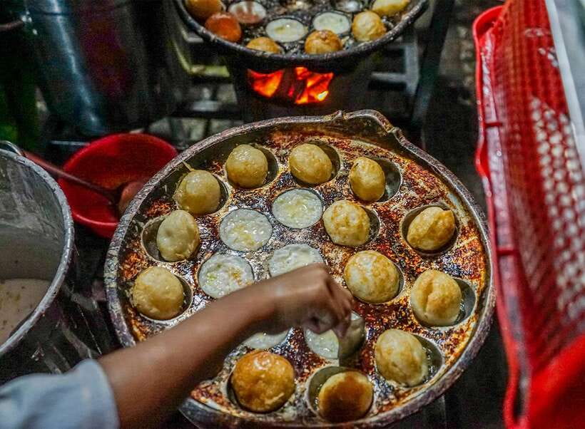 Siem Reap: Evening Food Tour with 10 Local Tastings - Phum Nom Banh Chok brings in Cambodian noodles