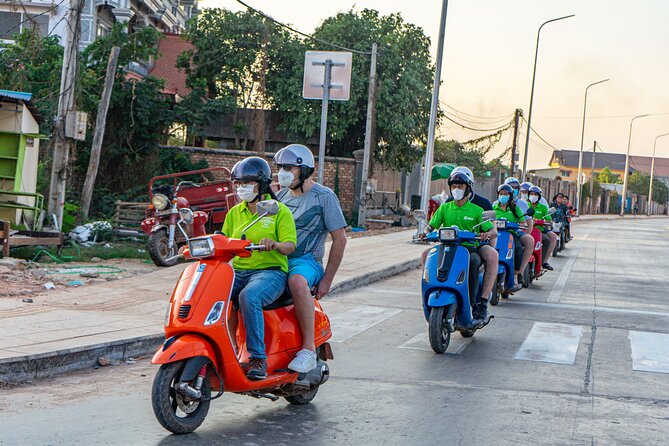 Siem Reap Evening Foodie Vespa Tour / Tuk Tuk Available - Fruit, spring rolls, snails, and Khmer noodles