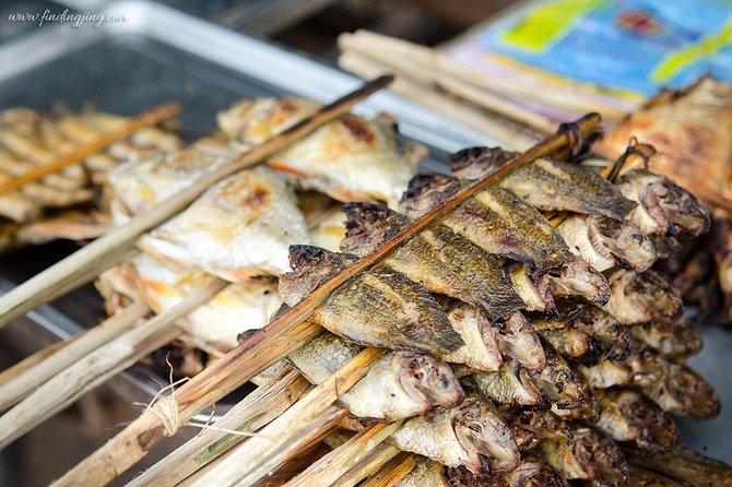Siem Reap Evening Street foods Tours by Tuk Tuk - The final stop: more Khmer food by the street