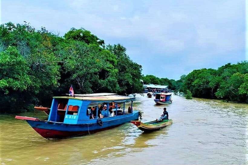 Siem Reap Floating Village Tour, Kompong Phluk Tour - Kompong Phluk by large boat