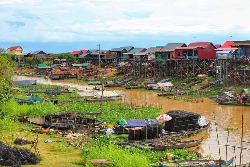 Siem Reap Floating Village Tour, Kompong Phluk Tour - Wat Kampong Phluk and the village’s spiritual side