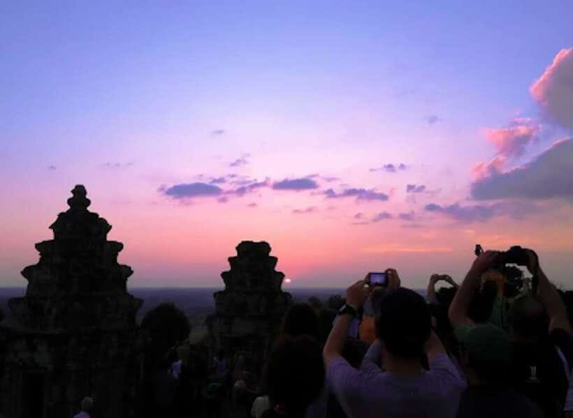 Siem Reap: Full-Day Angkor Wat Guided Tour with Sunset - The guide is the main reason to book