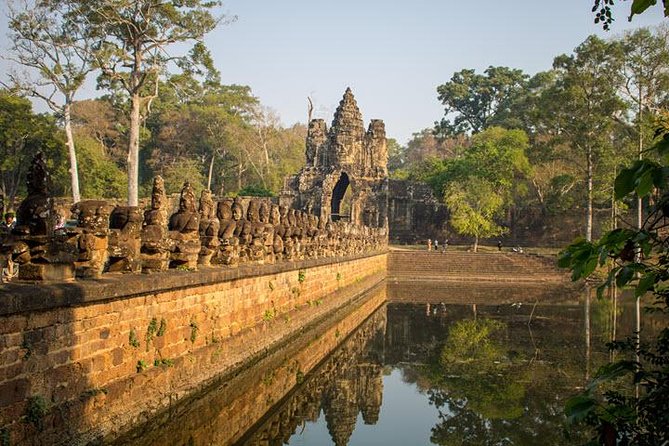 Siem Reap Full Day Angkor Wat Tour Small Group - Guides, pace, and the human side of the day