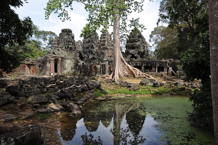 Siem Reap: Full-Day Tuk-Tuk Tour of Angkor Wat Temples - Pre Rup and Mebon: two elevated views in the eastern section