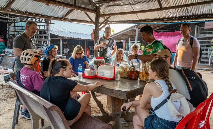 Siem Reap: Guided Countryside Bike Tour - Mushroom farms and small-scale food production
