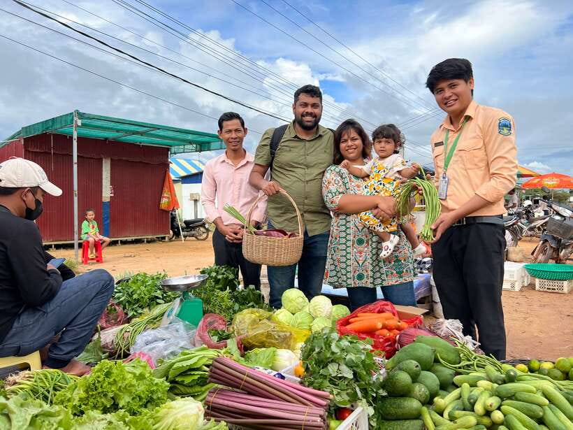 Siem Reap: Guided Day Trip to Local Village & Cooking Class - Cooking Fish Amok with green curry paste