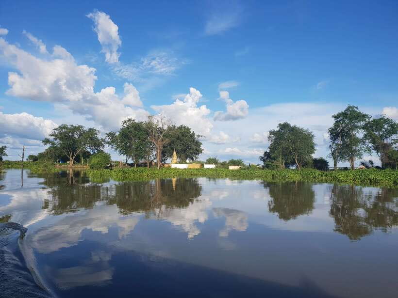 Siem Reap: Kompong Khleang Floating Village Guided Tour - What you see from the private boat