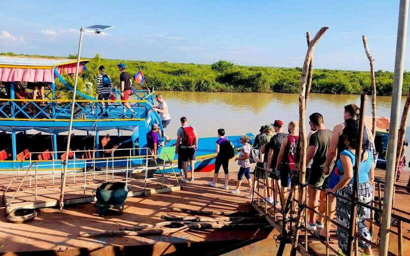 Siem Reap: Kompong Phluk Floating Village Half-Day Tour - A short stop at Wat Tham... and the road onward