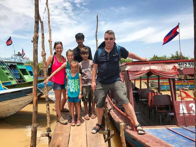 Siem Reap: Kompong Phluk Floating Village with Transfers - Walking through a village of about 3,000 fishing people