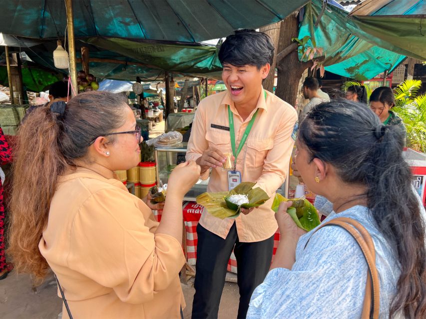 Siem Reap: Kulen Mountain Small Group Tour with Picnic Lunch - Wat Preah Ang Thom and the reclining Buddha