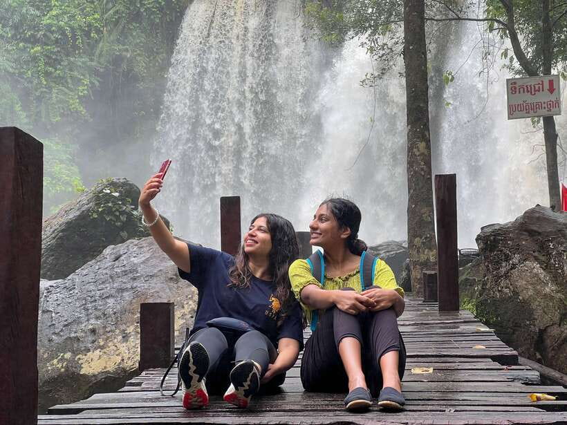 Siem Reap: Kulen Mountain Small Group Tour with Picnic Lunch - Two hours at the waterfall