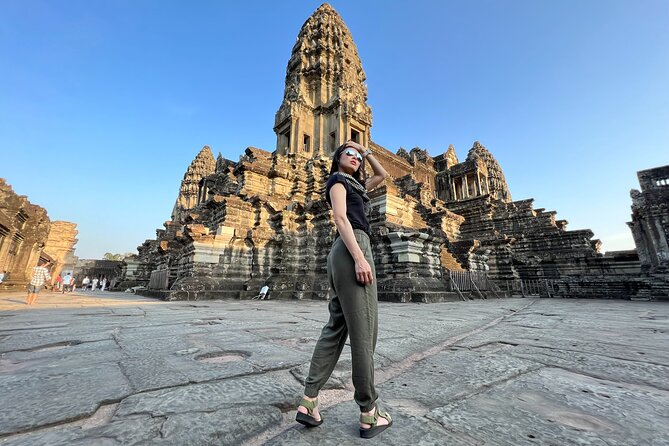 Siem Reap: Kulen Waterfall, Banteay Srei, and Beng Mealea Tour - Lunch and the long road to Beng Mealea
