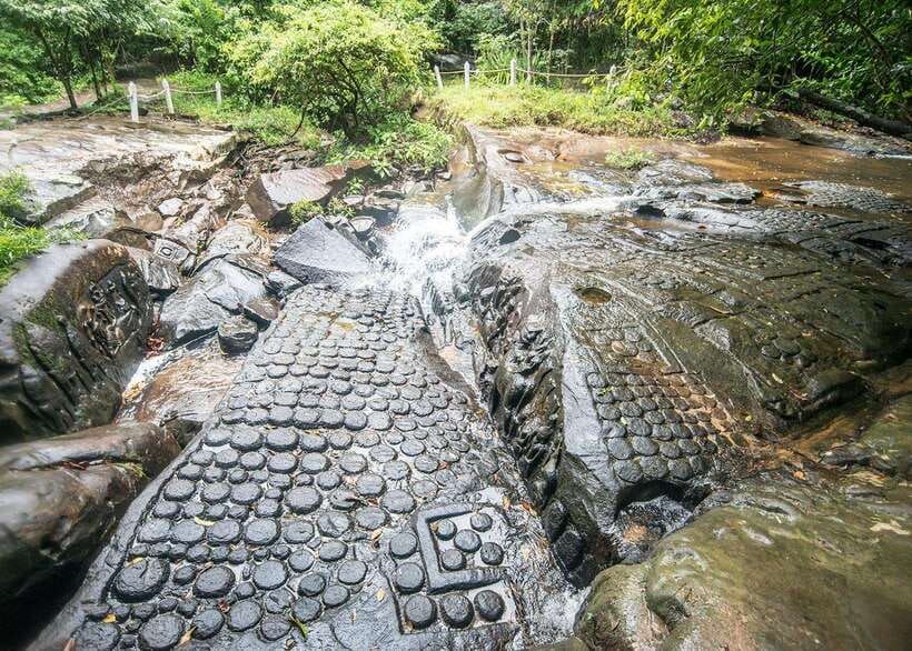 Siem Reap: Kulen Waterfalls and Banteay Srei Tour - Packing for water, sun, and temple grounds