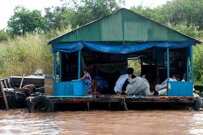 Siem Reap Lake-Side Village Tour - Wildlife and the crocodile farm