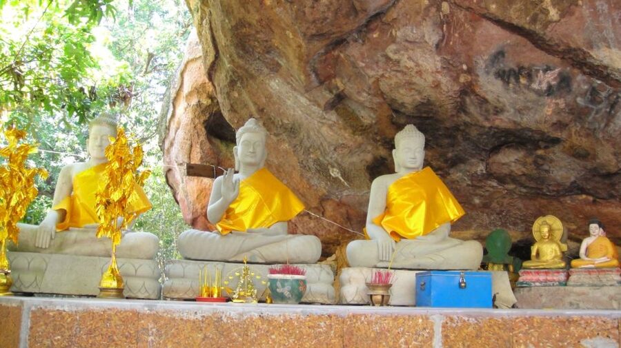 Siem Reap: Magical Kulen Mountain by Cambodiajeep - Preah Ang Thom and the reclining Buddha