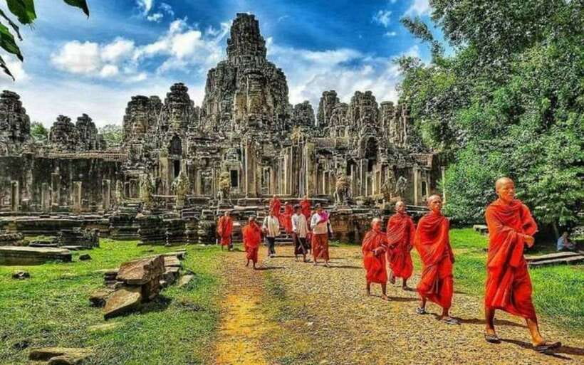 Siem Reap: Personalized Angkor Wat Sunrise/Set by TukTuk/Car - Why a private Angkor tour makes sense