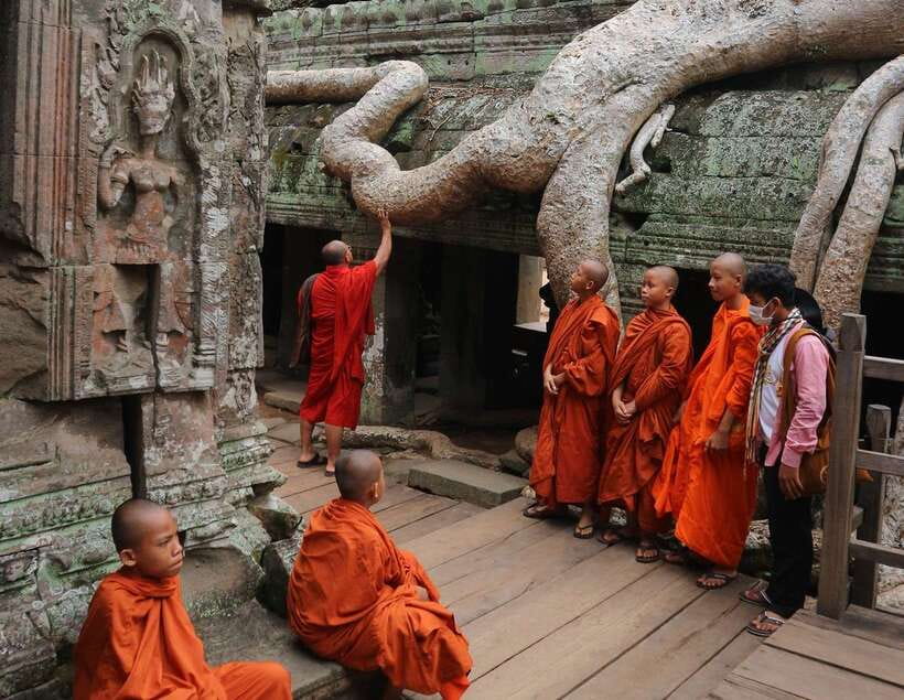 Siem Reap: Personalized Angkor Wat Sunrise/Set by TukTuk/Car - Starting before sunrise at Angkor Wat