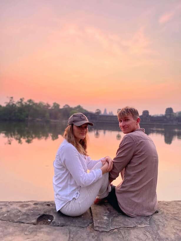 Siem Reap: Personalized Angkor Wat Sunrise/Set by TukTuk/Car - Bayon and its famous stone faces