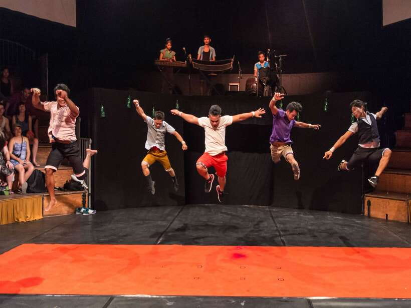 Siem Reap: Phare, Cambodian Circus with Tuk-Tuk Transfers - What happens during the one-hour performance