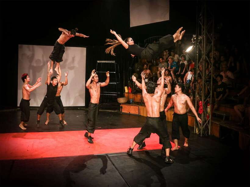 Siem Reap: Phare, Cambodian Circus with Tuk-Tuk Transfers - Who will enjoy this evening most