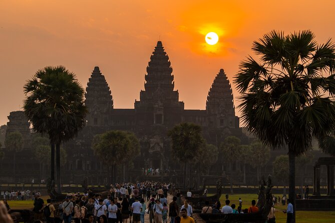 Siem Reap: Private Angkor Wat Sunrise & Tour Around Angkor Park - Entering Angkor Thom through a royal city