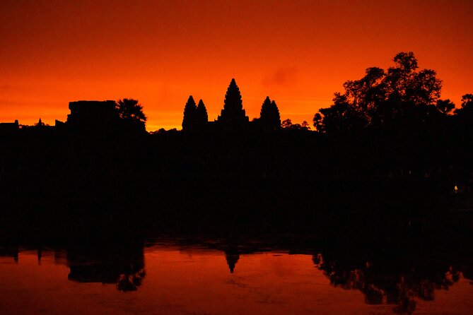 Siem Reap: Private Angkor Wat Sunrise & Tour Around Angkor Park - Bayon and its towers of stone faces
