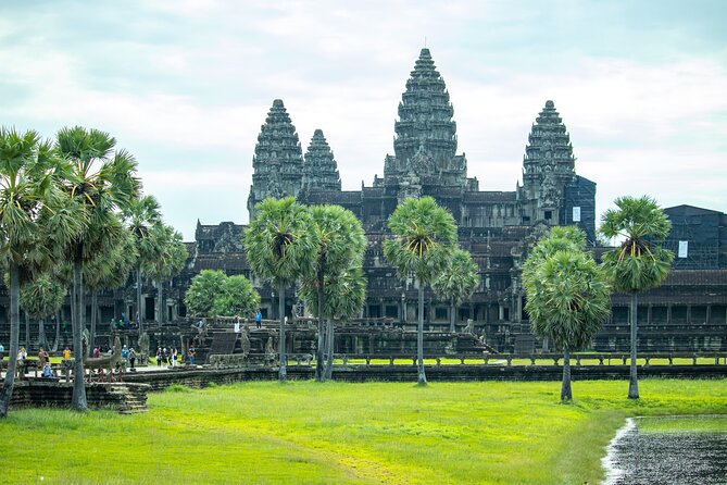 Siem Reap: Private Angkor Wat Sunrise & Tour Around Angkor Park - The guide can shape the whole day