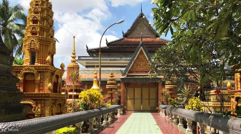 Siem Reap Private Car Charter with English Speaking Driver - Angkor Wat, Angkor Thom, and Bayon in one day