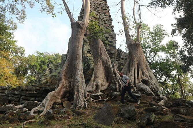 Siem Reap: Private Custom Angkor Wat Tour with Local Guide - Angkor Wat and its carved stories