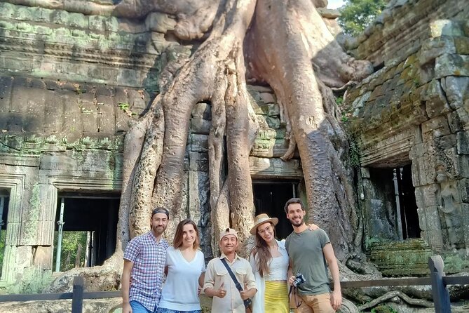 Siem Reap Shared Full-Day Guided Tour of Angkor Temples - Small group or standard group?