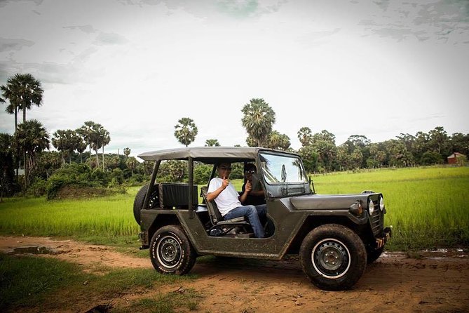 Siem Reap: Silk Farm & Countryside Offbeat Jeep Tour - A pagoda and the quiet side of Siem Reap