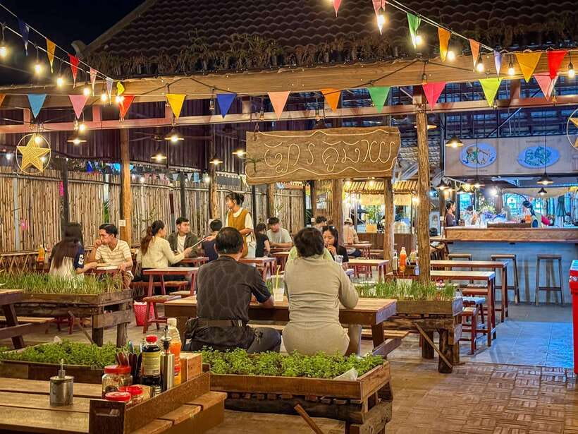 Siem Reap: Street Food Experience by Tuk-Tuk - A food tour that begins with Lort Cha