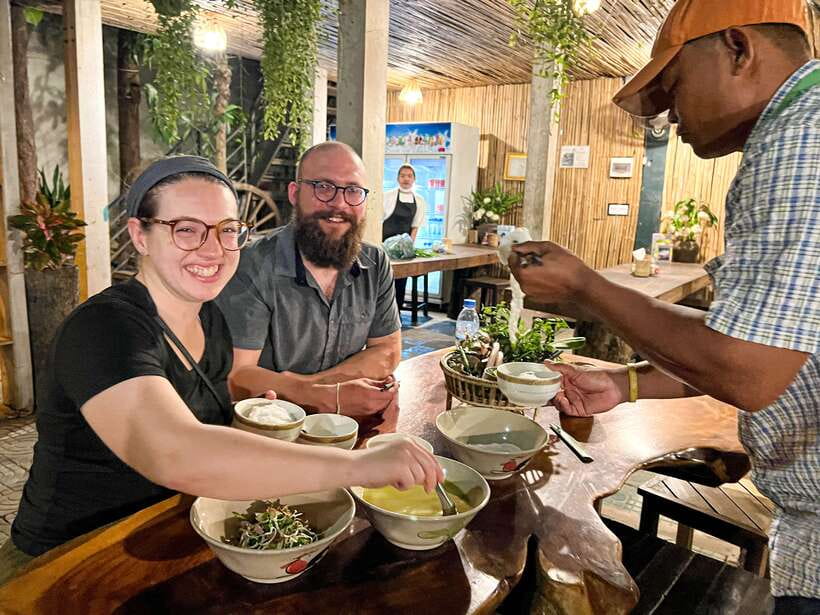 Siem Reap: Street Food Experience by Tuk-Tuk - Khmer noodles and green curry at Phum Num Banh Chok