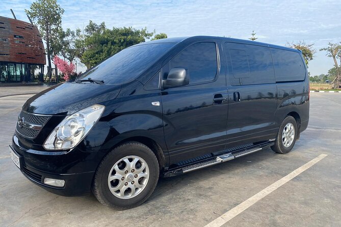 Siem Reap To Phnom Penh Private Transfer Mini-Van-Car - Choosing between a car and a minivan