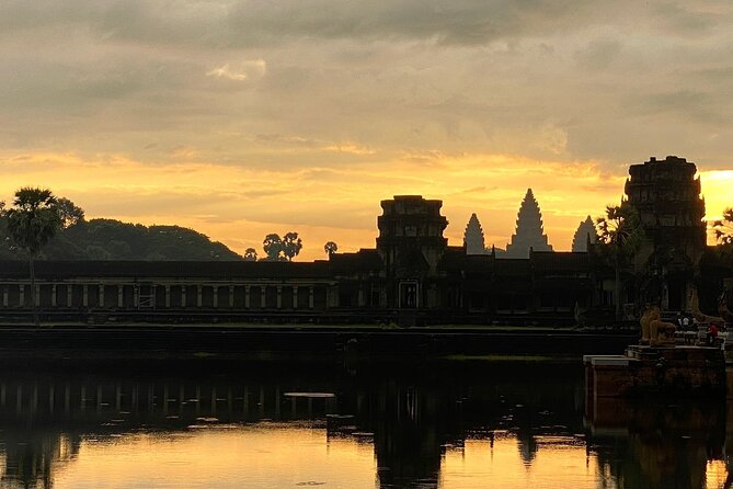 Siem Reap To Phnom Penh Private Transfer Mini-Van-Car - Pickup and drop-off options in both cities