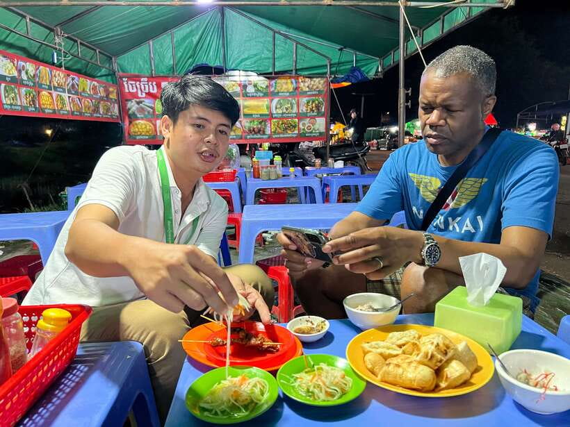 Siem Reap: Tonle Sap and Kampong Phluk Tour with Street Food - Four hours on the water