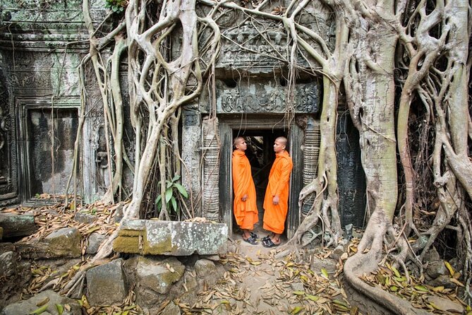 Siem Reap Tour: Angkor Wat Sunrise, Bayon, Ta Prohm, Banteay Srei - Banteay Srei adds a long drive and finer carving