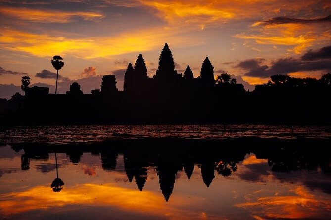 Siem Reap Tour: Angkor Wat Sunrise, Bayon, Ta Prohm, Banteay Srei - Lunch, then the many faces of Bayon